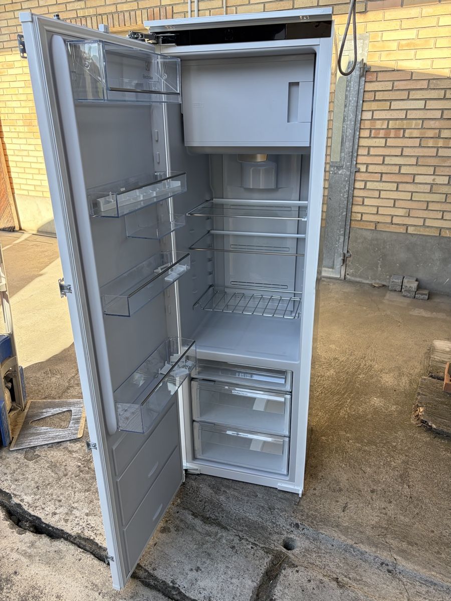 Kühlschrank: Neuer Electrolux Kühlschrank Schnäppchen – Neu (gemäss Beschreibung) aus Andwil TG von sirknollte