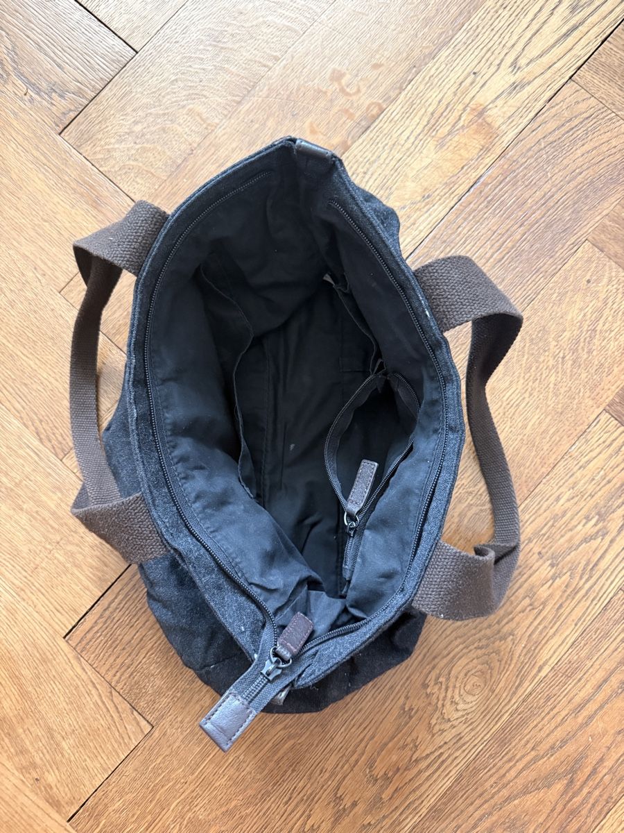 Taschen für Damen: Hübsche Stoffhandtasch dunkelgrau mit Trägern – Gebraucht aus Zürich von nakasch 1