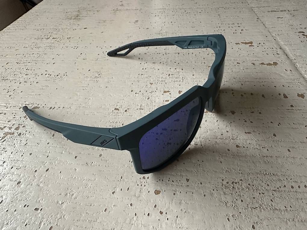 Brillen & Gläser: 100% Centric Sonnenbrille – Gebraucht aus Oschwand von Ruffl 1