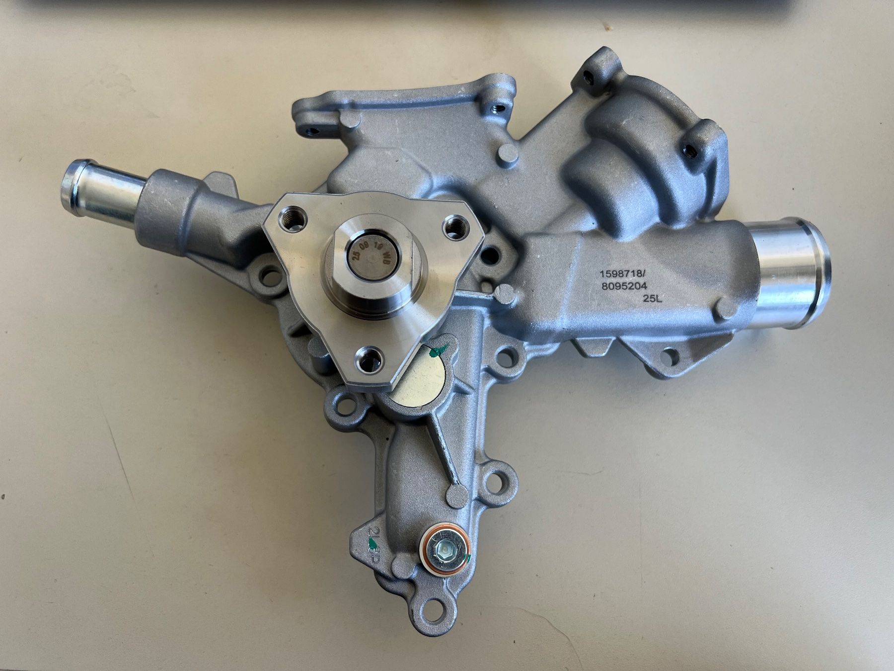 Tutti pezzi di ricambio auto: Wasserpumpe Opel Corsa C 1.0 – Nuovo e nell'imballaggio originale da Büren an der Aare venduto da Mmurri 1