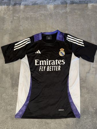 Maillot Football Real Madrid Adidas taille M bon état