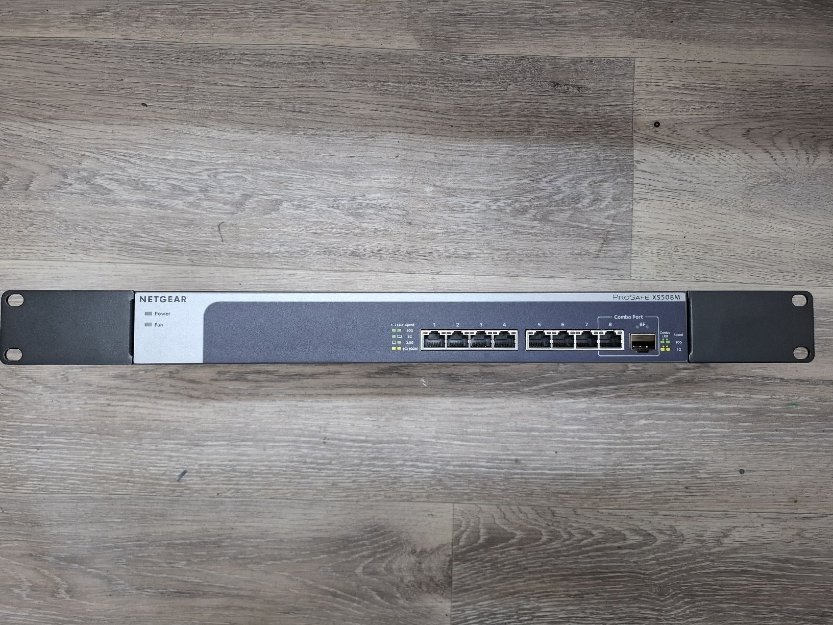 Netgear Hub & Switch: Netgear XS508M 10Gbit Switch – Usato da Wila venduto da luc_jq7c
