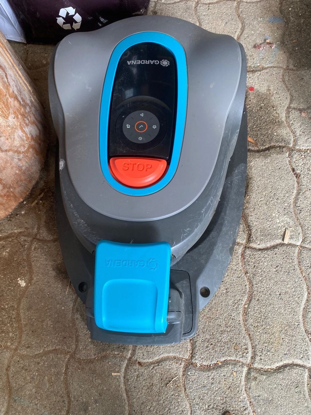 Gardena Tagliaerba: Gardena Mähroboter sileno minimo – Usato da Glashütten venduto da clheiniger