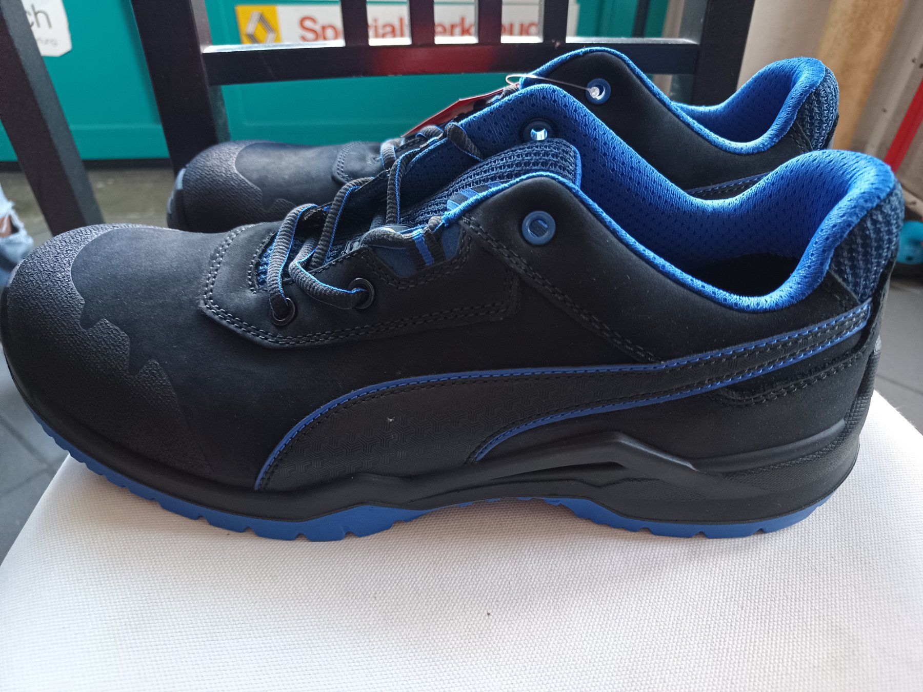 Puma Chaussures hommes: Puma Sicherheitsschuhe S3 ESD SRC 48 – Neuf avec emballage d'origine à Oberegg par 19franzi94 3