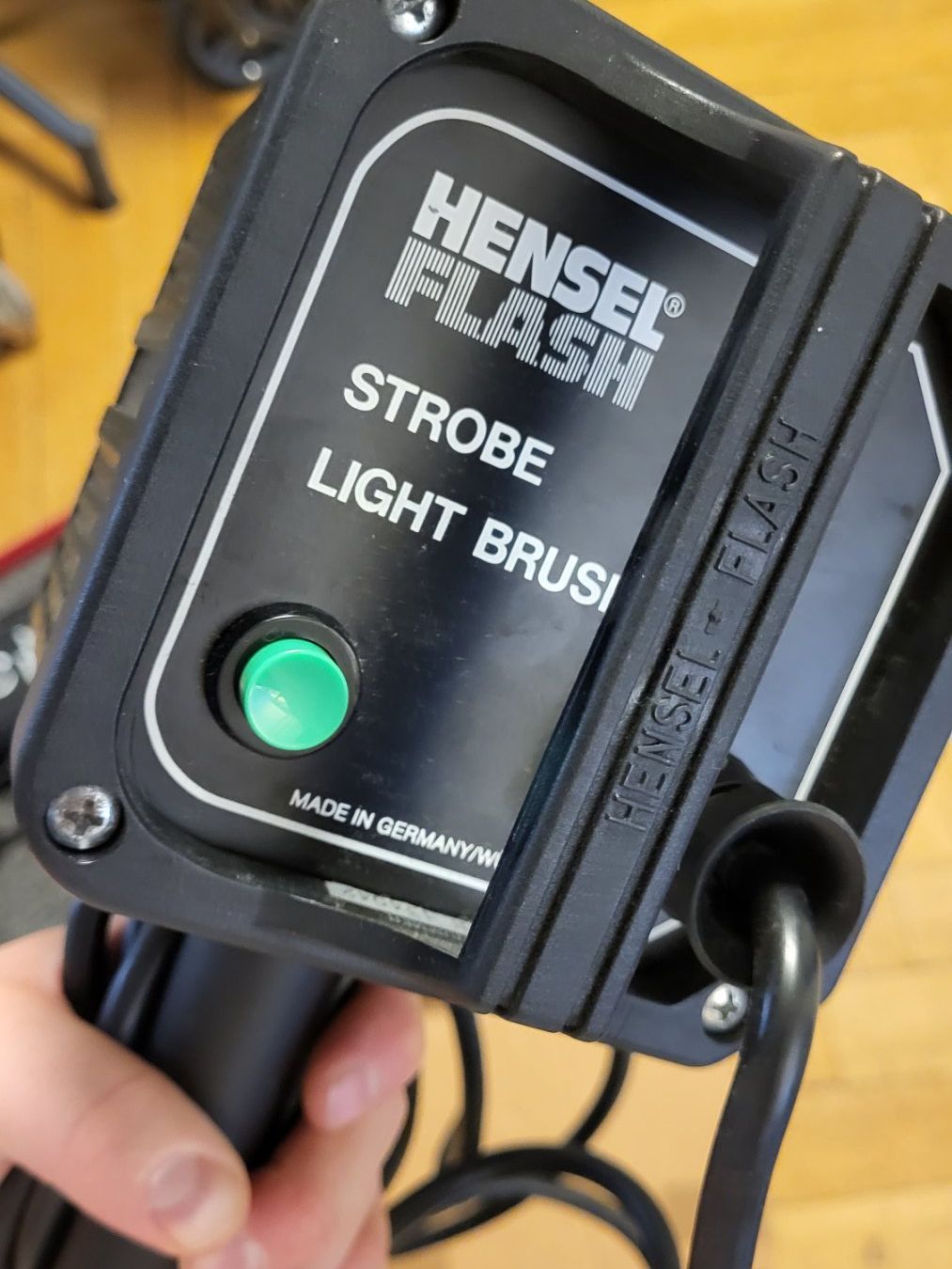 Flash: Hensel Strobe Light Brush mit Koffer – Usato da Bern venduto da FotoStrobo.ch_Outlet 2