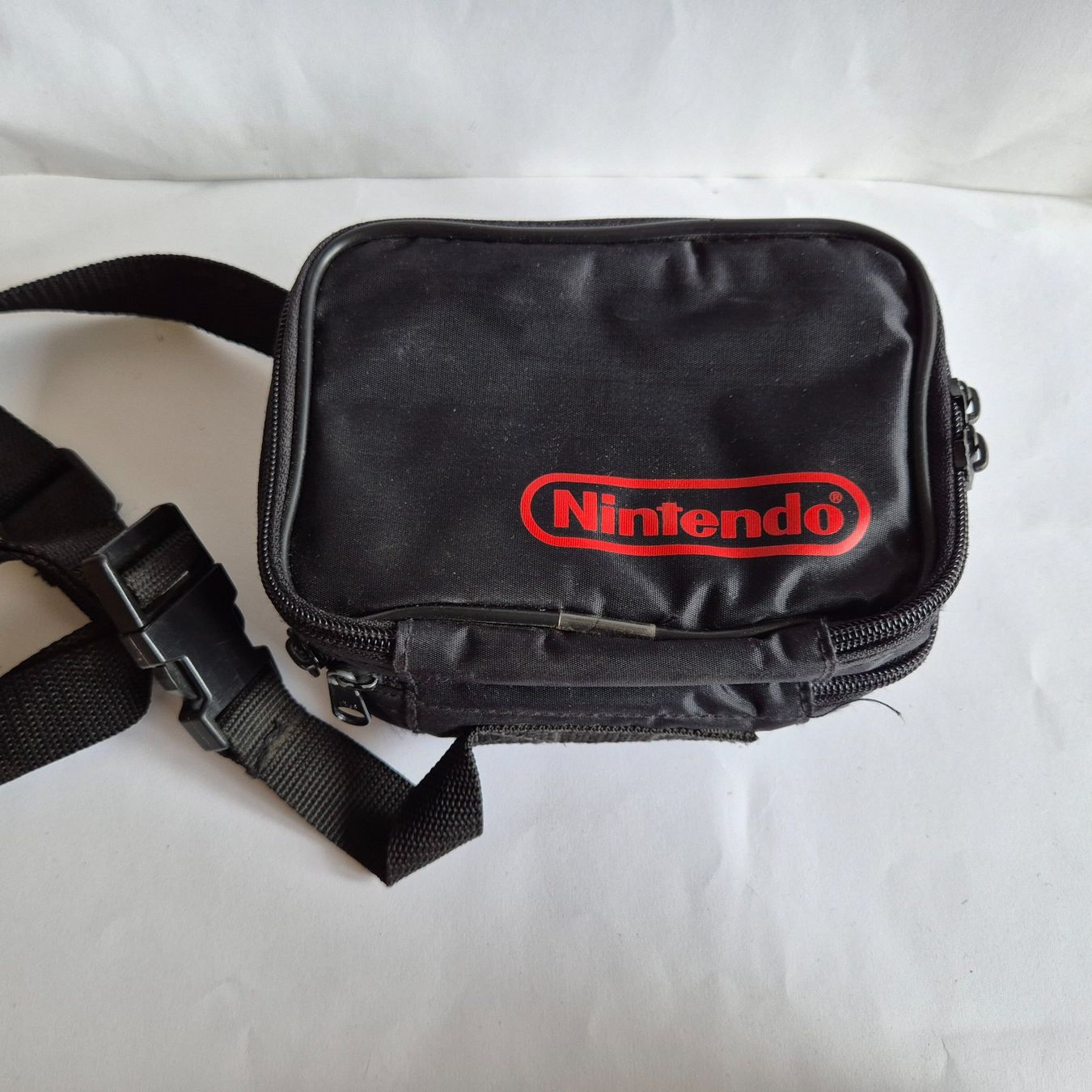 Nintendo Custodie protettive: Nintendo Tasche / Etui / Case - Nintendo Logo – Usato da Zürich venduto da Mephisto87