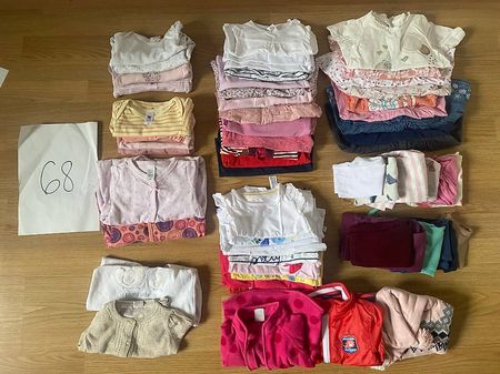 Kleiderpaket Mädchen für das ganze Jahr Gr. 68, 57 Teile