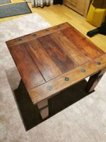 Rustikaler Couchtisch aus Massivholz mit Vintage Flair