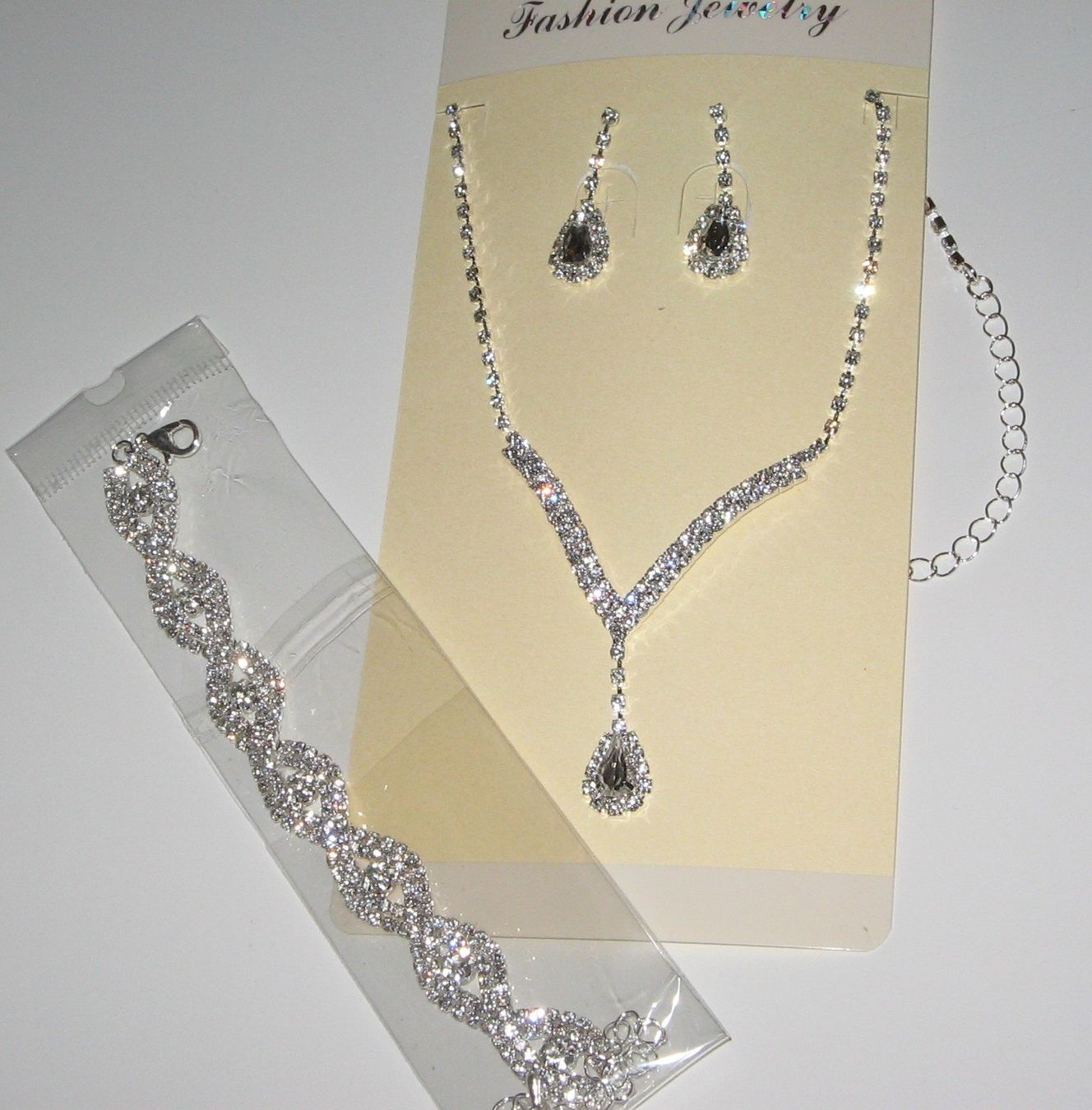 Altri gioielli: 3-teiliges Schmuckset weiss – Nuovo (secondo la descrizione) da Flamatt venduto da Tattoo18