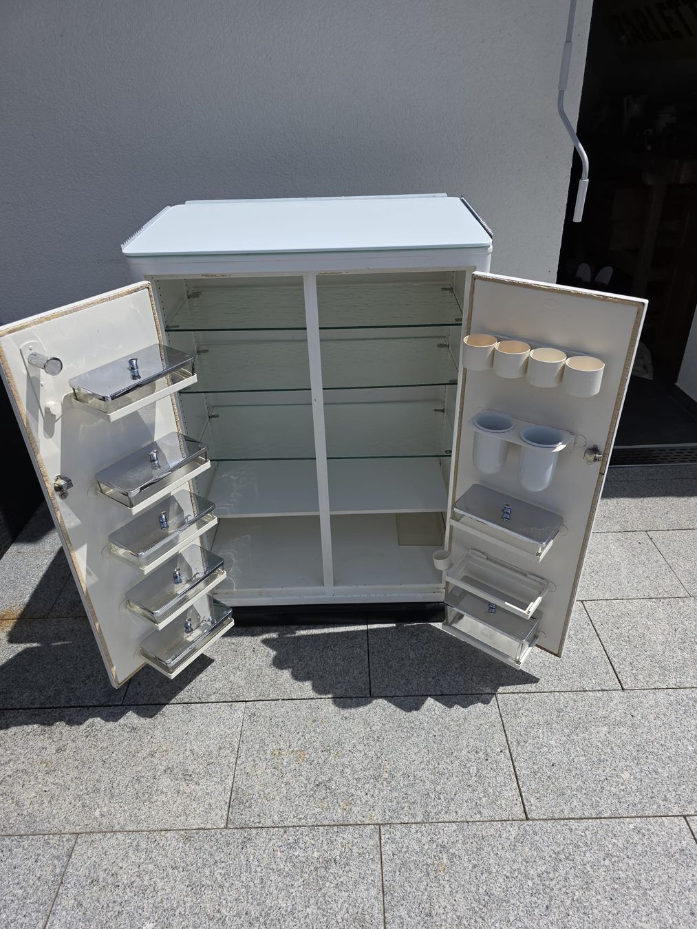 Armadi: Vintage Arztschrank – Usato da Oberbuchsiten venduto da Julia0118 3