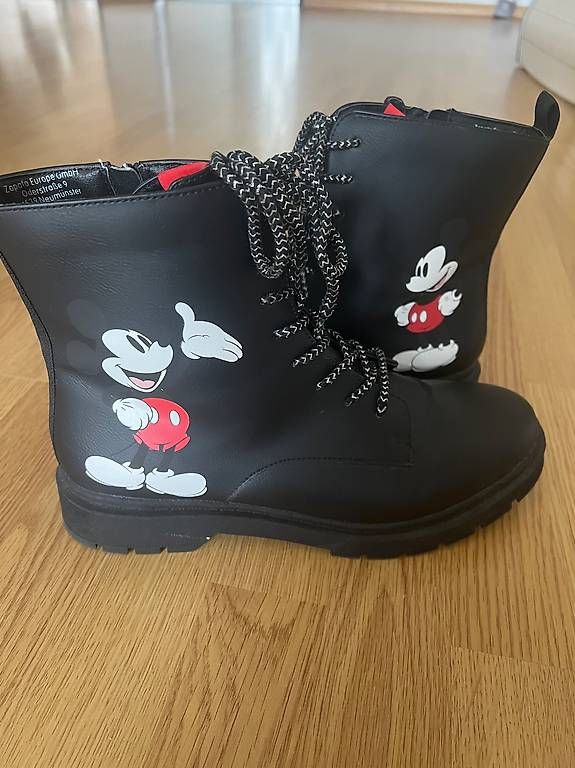 Scarpe da uomo: Disney Mickey Mouse Boots schwarz Größe 42 – Usato da Delemont venduto da Mellax75