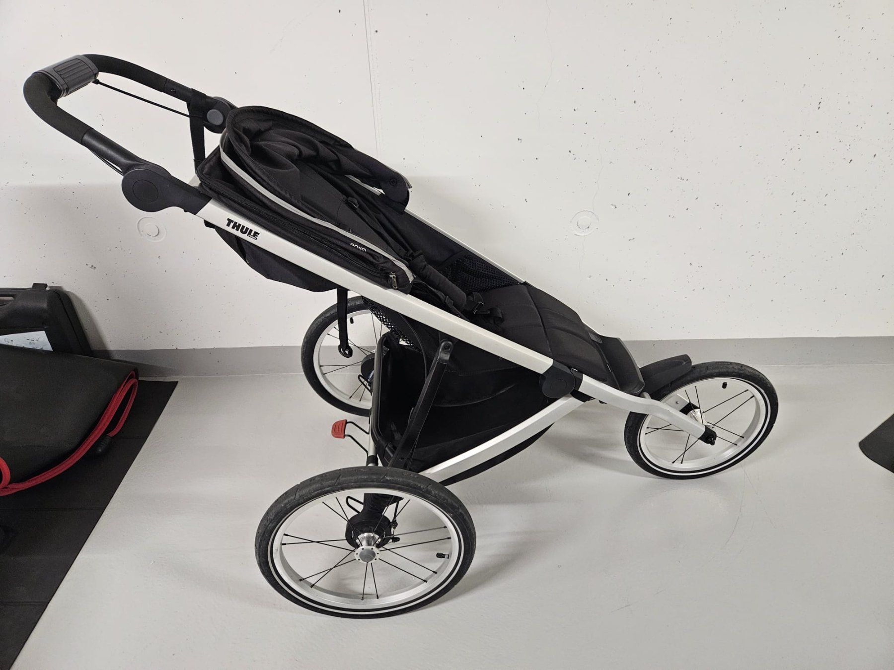 Thule Carrozzine: Thule Glide 2 Kinderwagen – Usato da Cham venduto da Buechi85 2