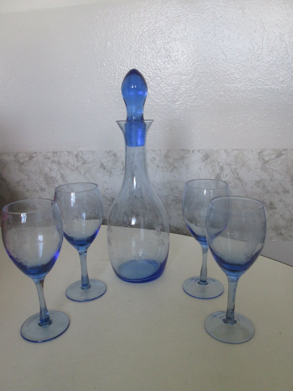 Altro in Stoviglie & Bicchieri: Flasche und vier siebbedruckte Gläser – Usato da Sementina venduto da babucia