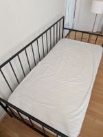 Metall-Tagesbett mit Matratze 