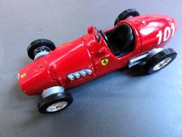 Modellauto Ferrari 500 F2 1952 rot mit Originalverpackung