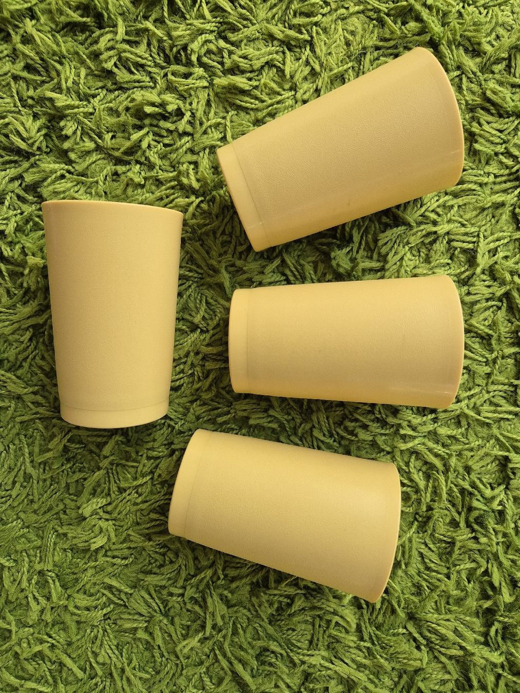 Tupperware Behälter & Ähnliches: Original Tupperware Becher 4 STÜCK – Gebraucht aus Villmergen von MONCHHICHI