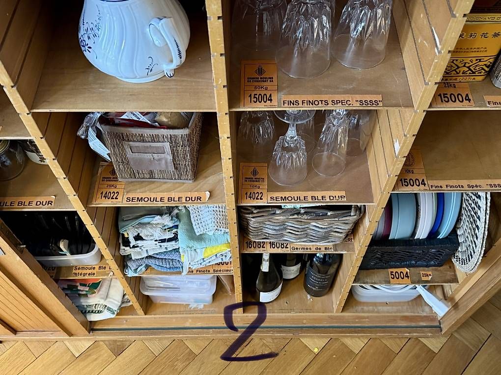 Armoires: Meubles en bois à store – D'occasion à Lausanne par huggylesbonstuyaux01 4