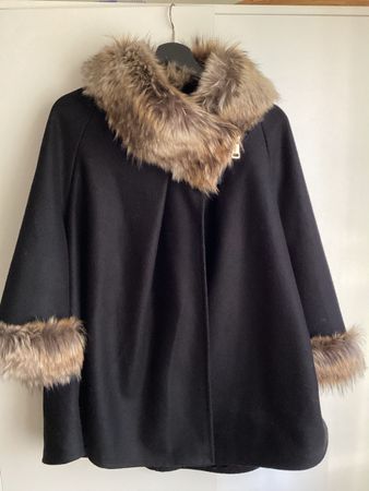 Frühlings- oder Herbst Kurzmantel schwarz Grösse S