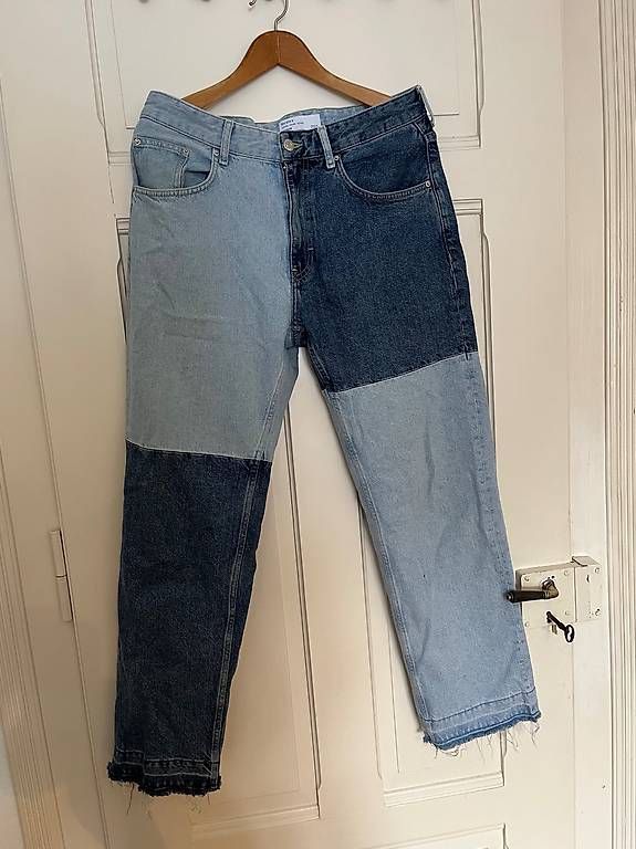 Jeans: BERSHKA Patchwork Jeans, Grösse 42 (L) – D'occasion à Bern par vinsk3000