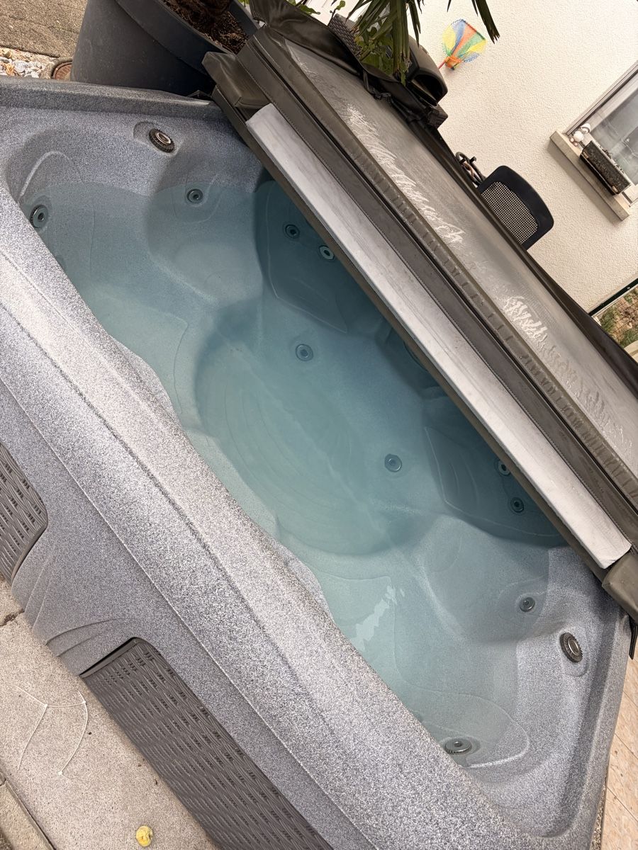 Whirlpool: Whirlpool inkl. Deckel – Usato da Seon venduto da Rruwe 1