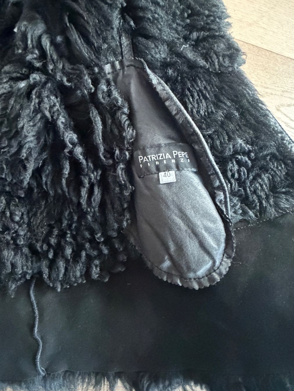 Patrizia Pepe Giacche: Lammfell Jacke Patrizia Pepe Gr IT40 – Usato da Erlenbach ZH venduto da Pocahoney 5
