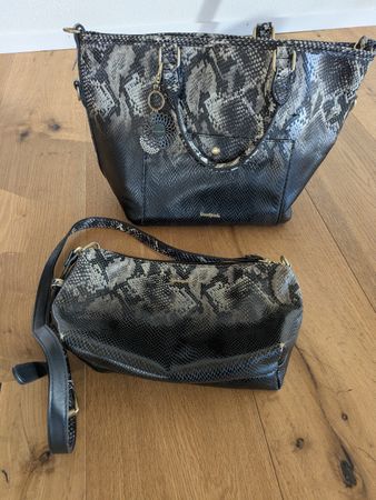 Desigual Handtaschen Set, Schlangenmuster, Top Zustand!