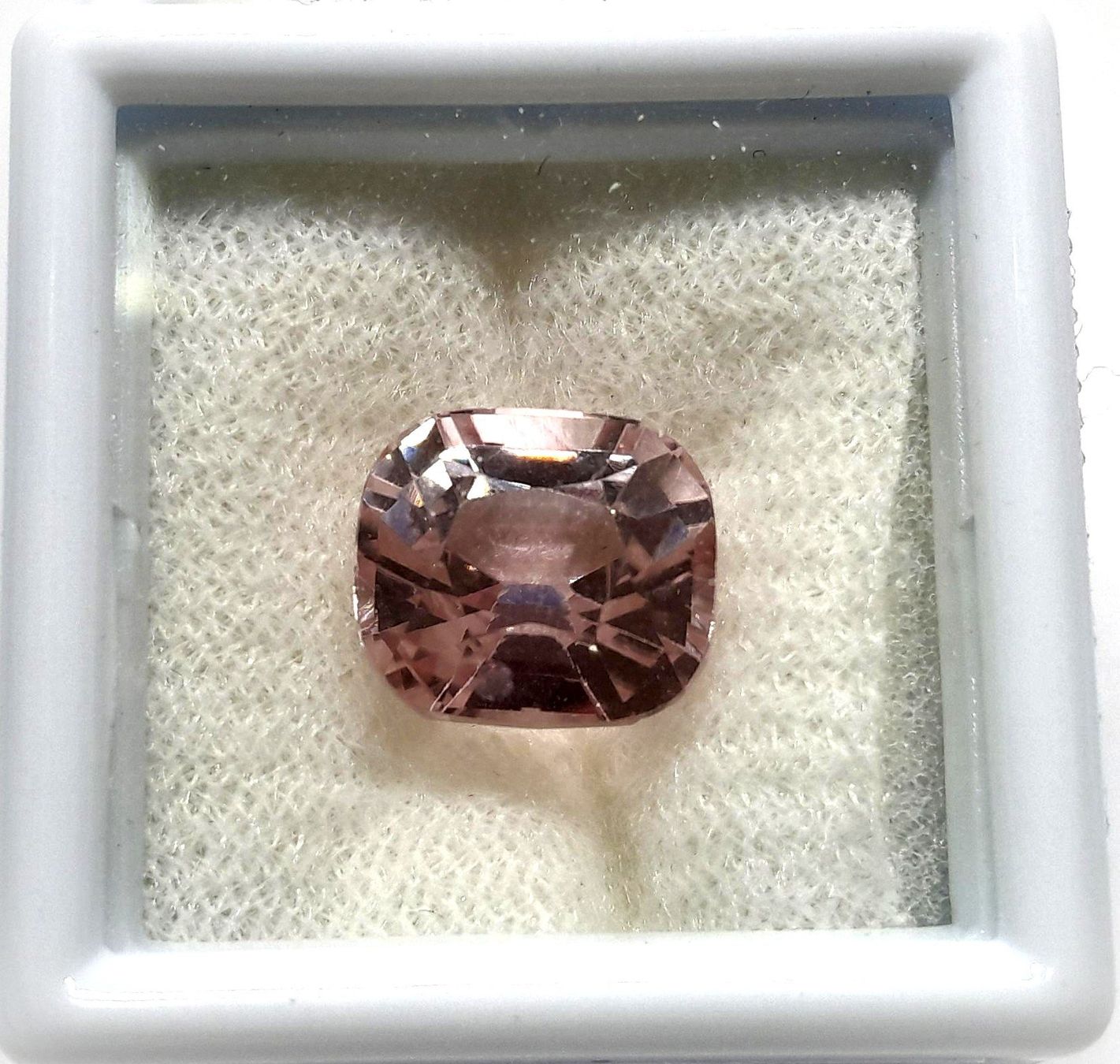 Pietre preziose: SPLENDIDE Kunzite coussin 7.03 ct - CERTIFICAT 703.- Fr – Nuovo (secondo la descrizione) da Grimisuat venduto da Valgem