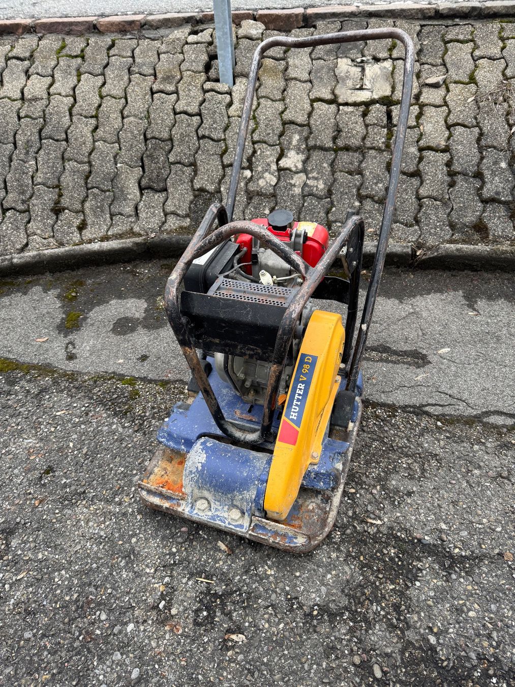 Hutter Toutes les machines: Rüttelplatte / Vibroplatte – D'occasion à Hombrechtikon par  2