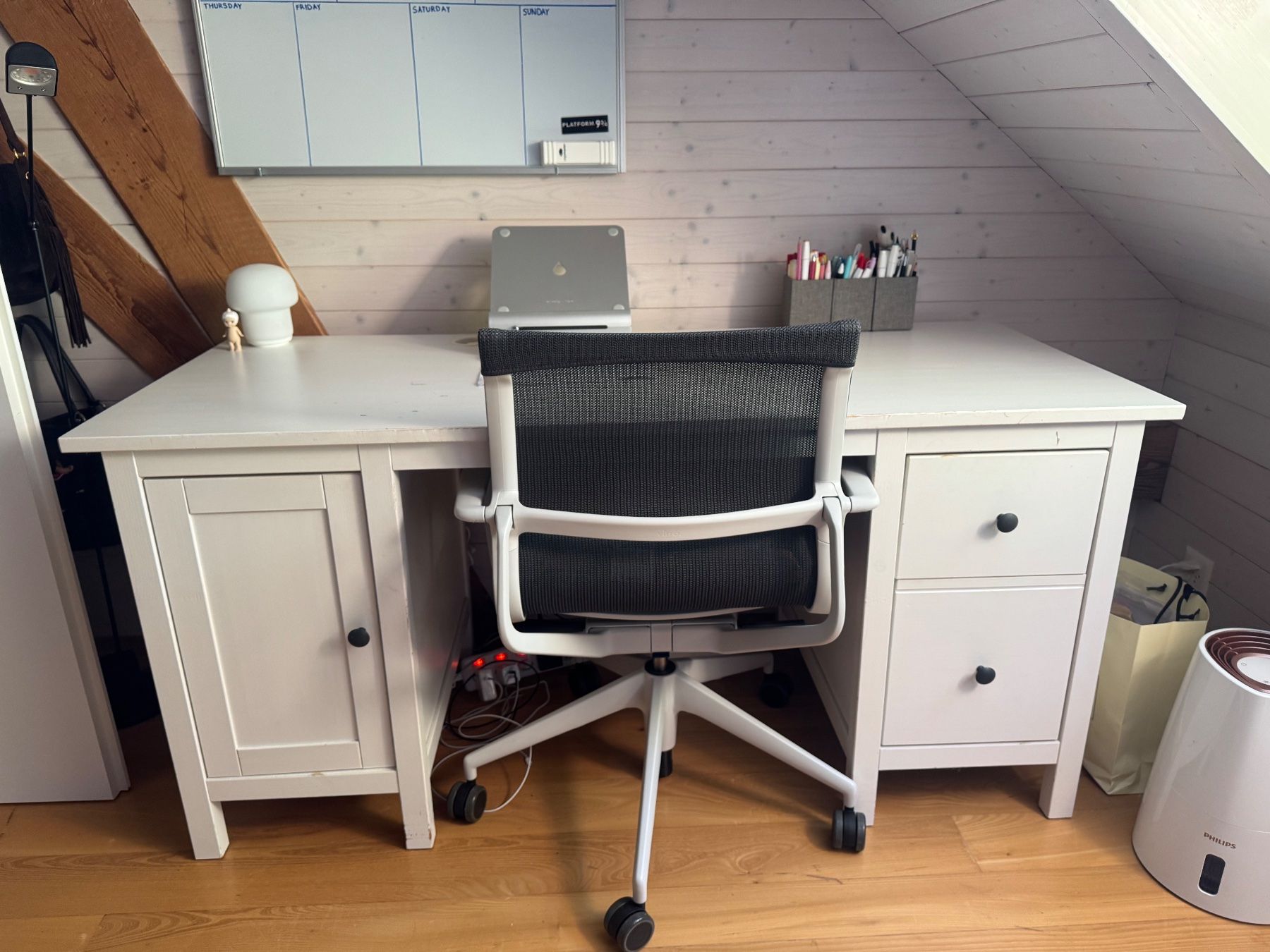 Ikea Scrivanie: Ikea Kinderschreibtisch – Usato da Herrliberg venduto da claudiapm 1