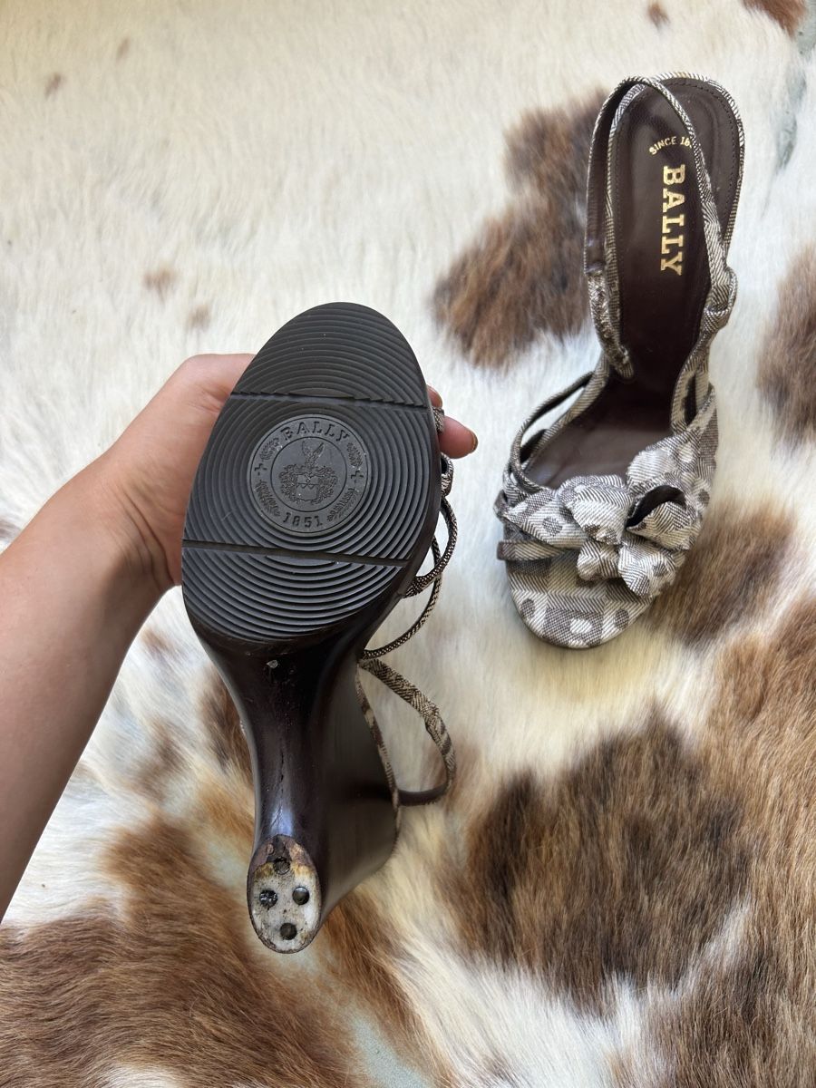 Bally Scarpe da donna: Bally Keilabsatz Sandalen mit Blumen Grösse 37 – Usato da Bern venduto da miafilippa01 2