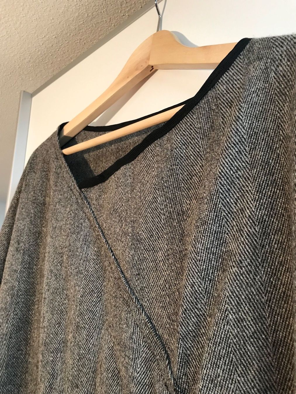 Kleider: Wollkleid Frauen Grau – Neu (gemäss Beschreibung) aus Therwil von jonasiw 3