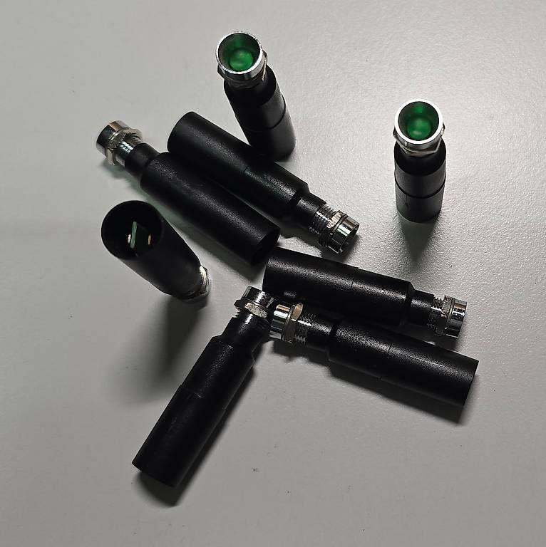 Lampen: 8 x Einbau-LED grün, 230 Volt – Gebraucht aus Steinerberg von Bcsbcs 1