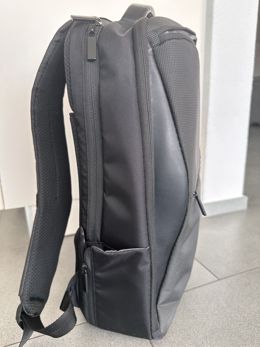 Lenovo Zaini: ThinkPad Professional Rucksack – Nuovo (secondo la descrizione) da Eschenbach SG venduto da mo_lucky 5