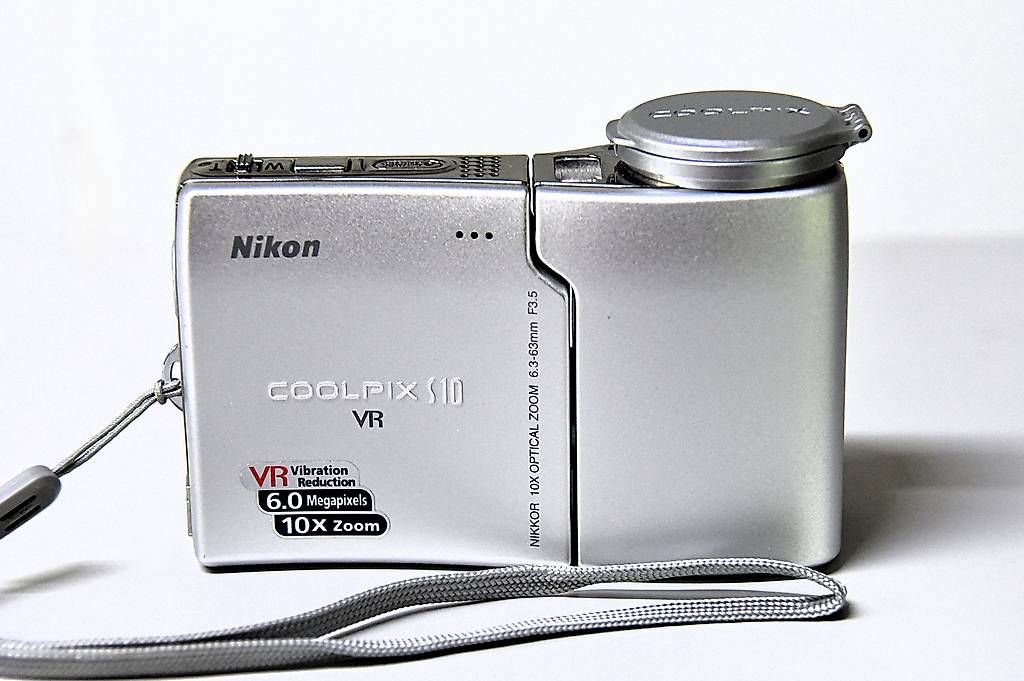 Kamera: Nikon Coolpix S10 – Gebraucht aus Winkel von stwstw 2