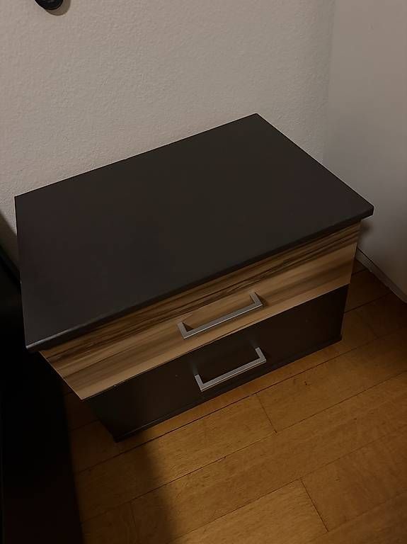 Tables de nuit: Nachttisch – D'occasion à Zürich par vic_km9q 1