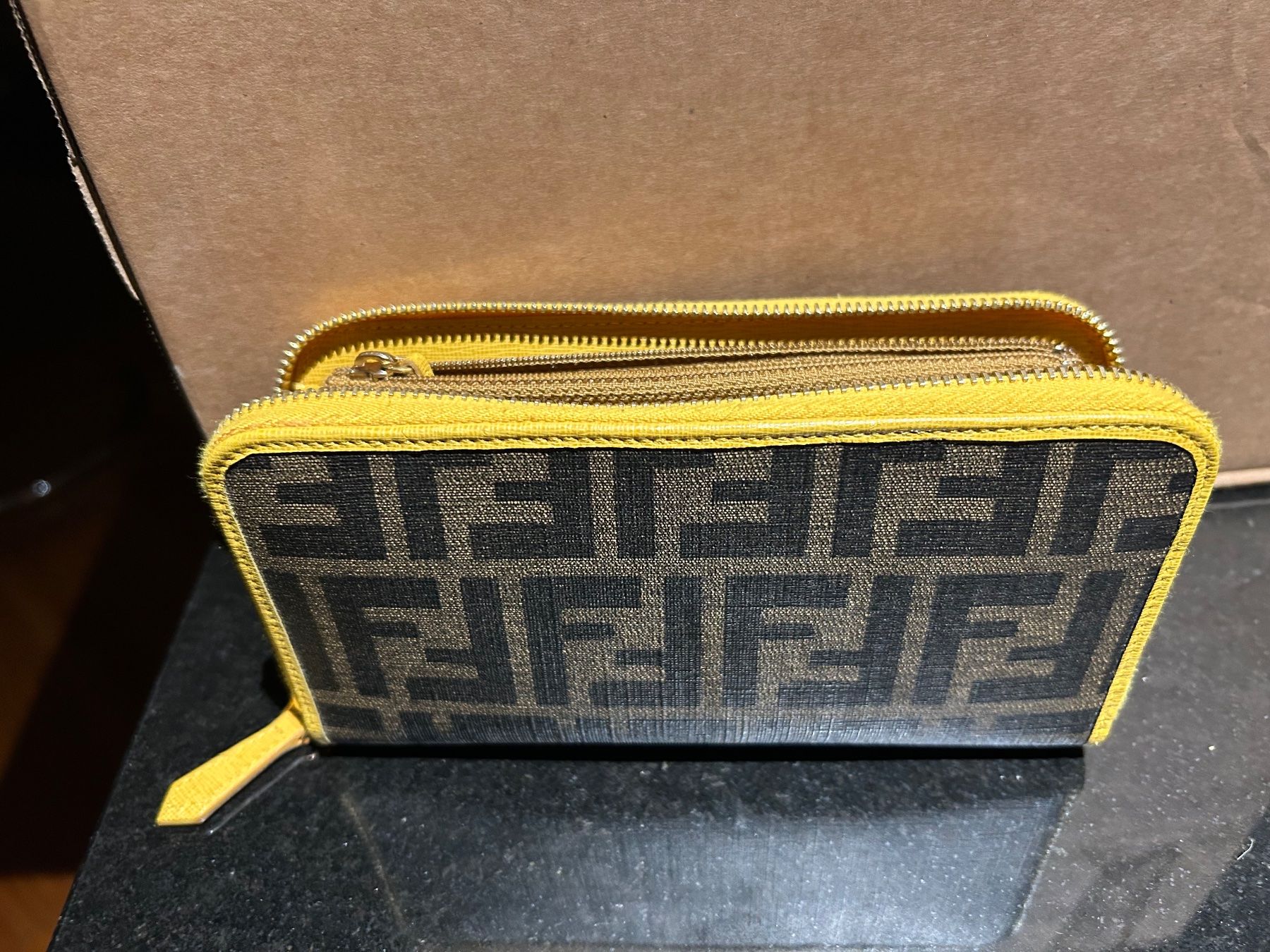 Fendi Portamonete: Fendi Portemonnaie – Usato da Zumikon venduto da Uranus88 7