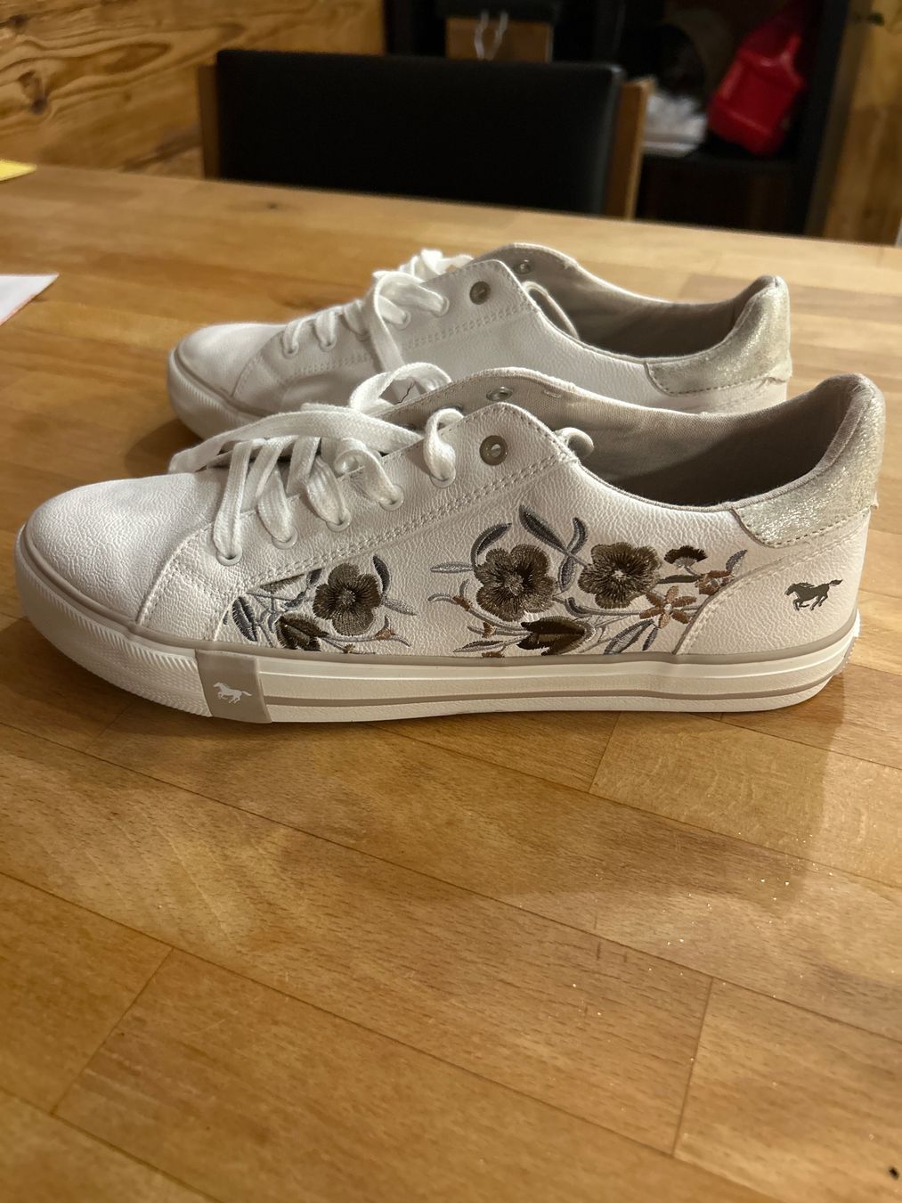 Mustang Chaussures femmes: Mustang Sneaker weiss – Neuf (Voir description) à Rotkreuz par nat_5pbz 1