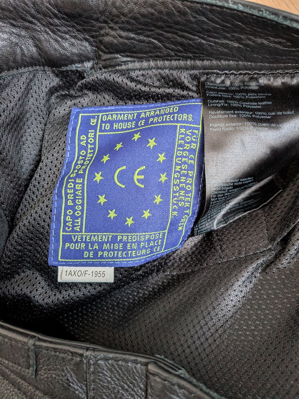 IXS Pantaloni: Motorrad Lederhose IXS – Nuovo (secondo la descrizione) da Reutigen venduto da Aprilia-0046 6