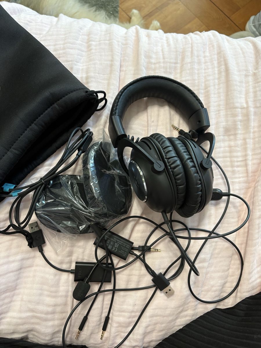 Logitech Cuffie: Logitech G Pro X Gaming Headset mit Tasche, Top Zustand – Nuovo (secondo la descrizione) da Lyss venduto da Amiiirainyspring