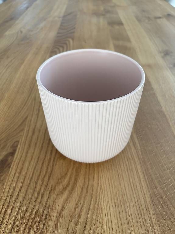 Blumentöpfe: Übertopf 12cm rosa Ikea – Gebraucht aus Dagmersellen von sim_n826