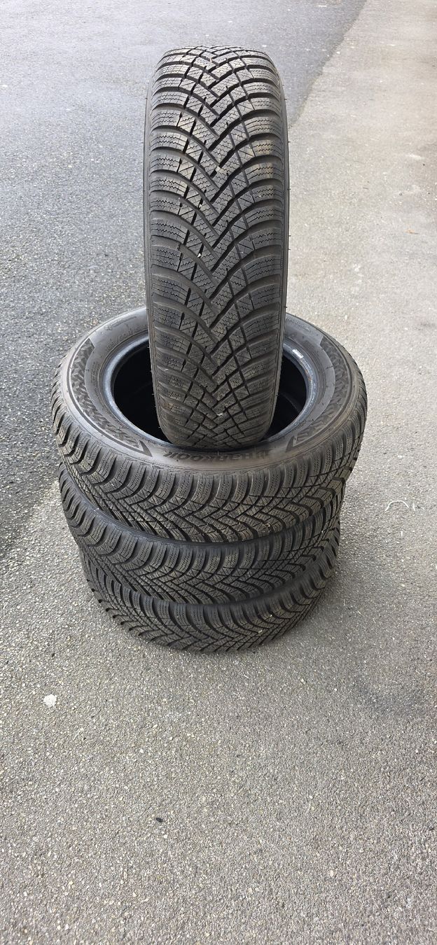 Hankook Pneus & Kompletträder: Winterpneu 185/60/R15 M+S – Gebraucht aus herzogenbuchsee von jamma01