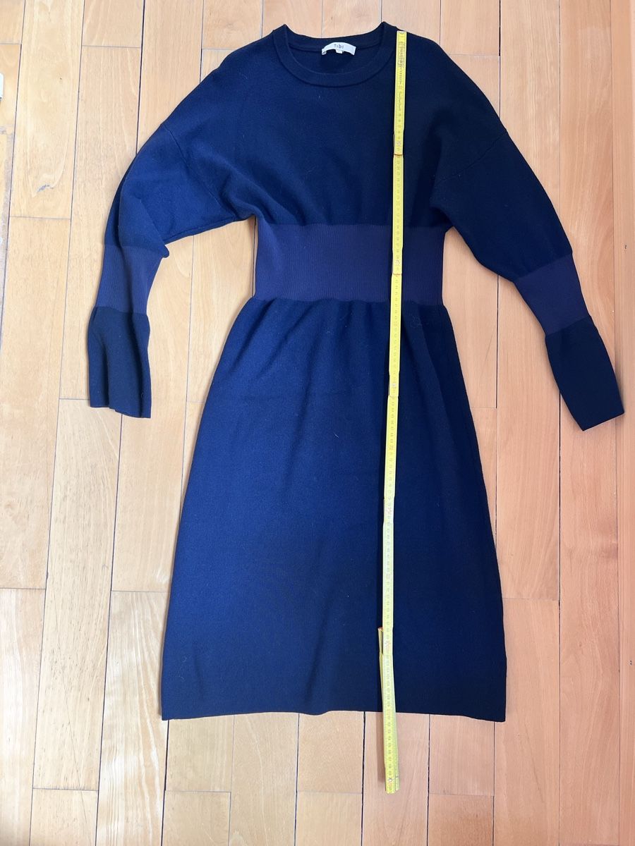 Vestiti: Blaues Kleid von Tibi – Usato da Zürich venduto da apartemento 7