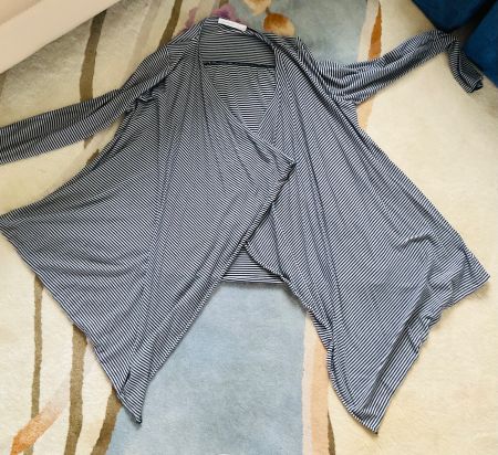 Spéciale et belle veste gris rayé MES SŒURS ET MOI T. S/M