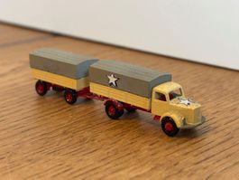 M0922 selten: Lastwagen mit Anhänger, aus Metall (Spur N)