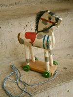 altes Spielzeug Pferd Rössli Hü