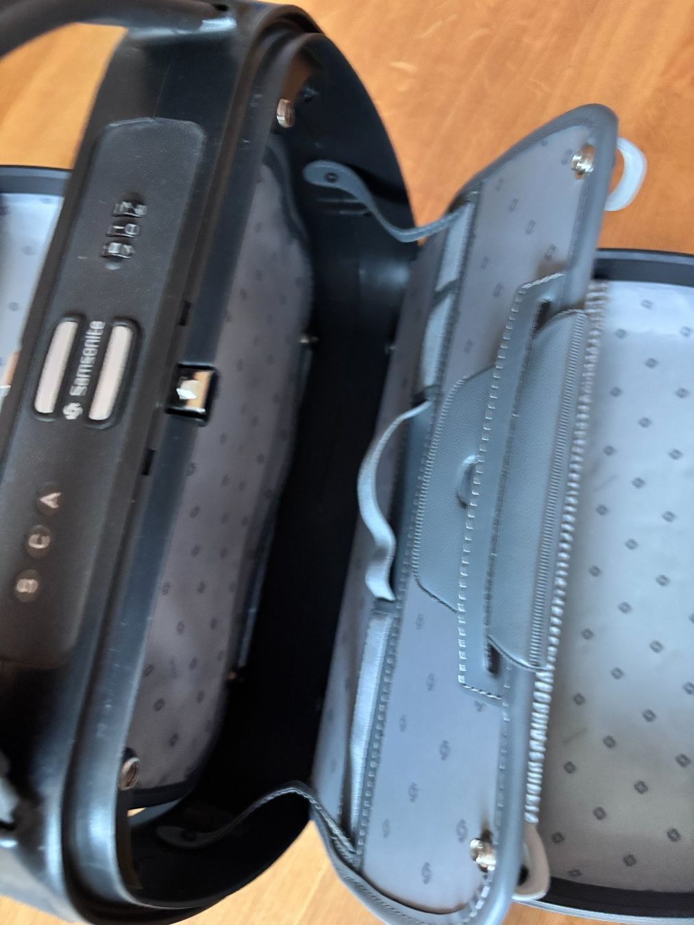 Samsonite Valigie: Beauty Case Samsonite schwarz – Usato da Pfäffikon ZH venduto da Luciernaga 7