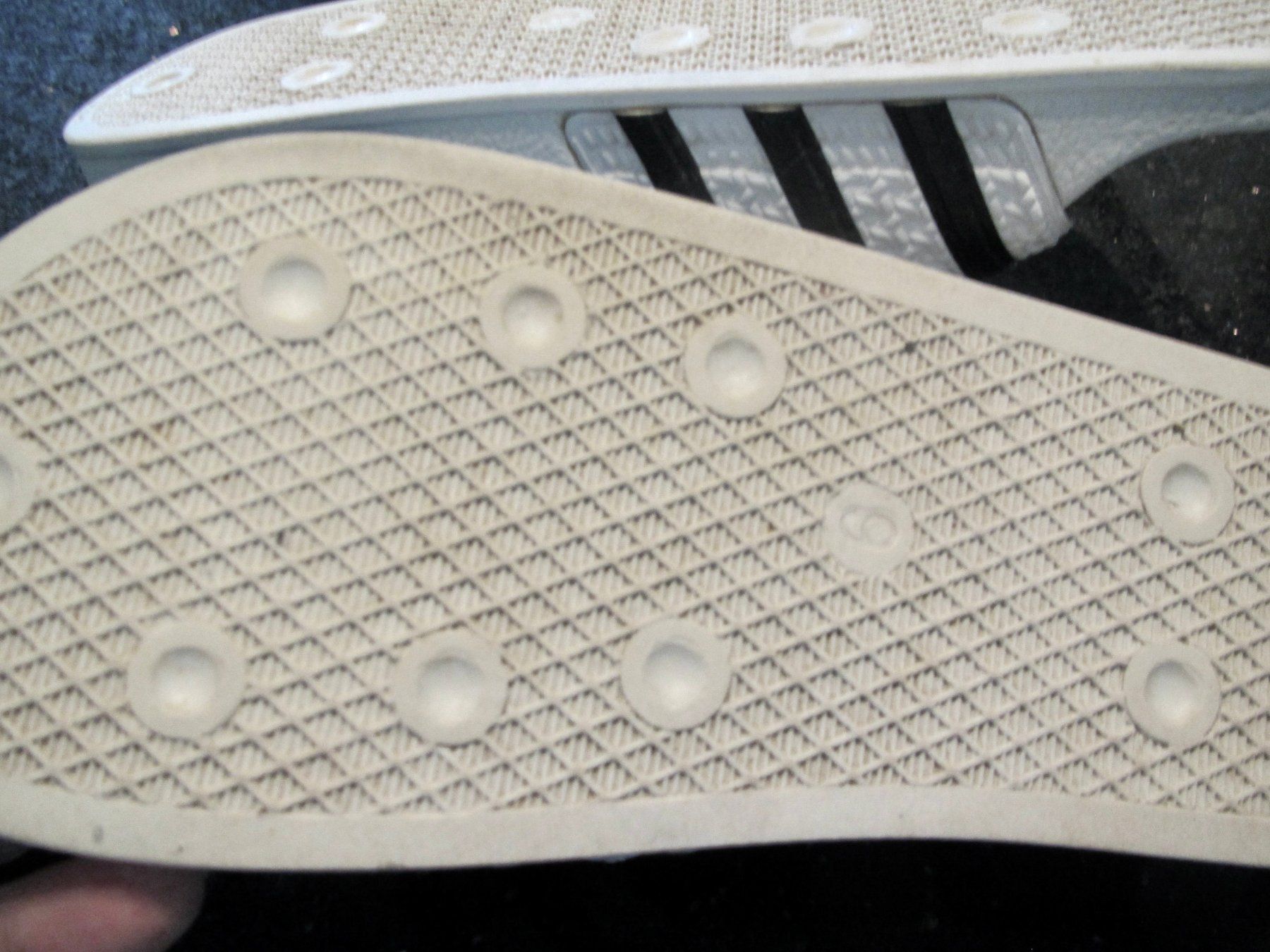 Adidas Chaussures hommes: CHAUSSURES DE BAIN ADILETTEN – D'occasion à Murten par Selliot 2