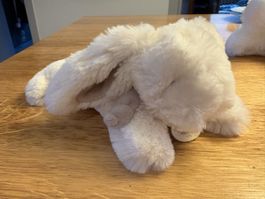 Doudou Hase und no-Name Katze Plüsch