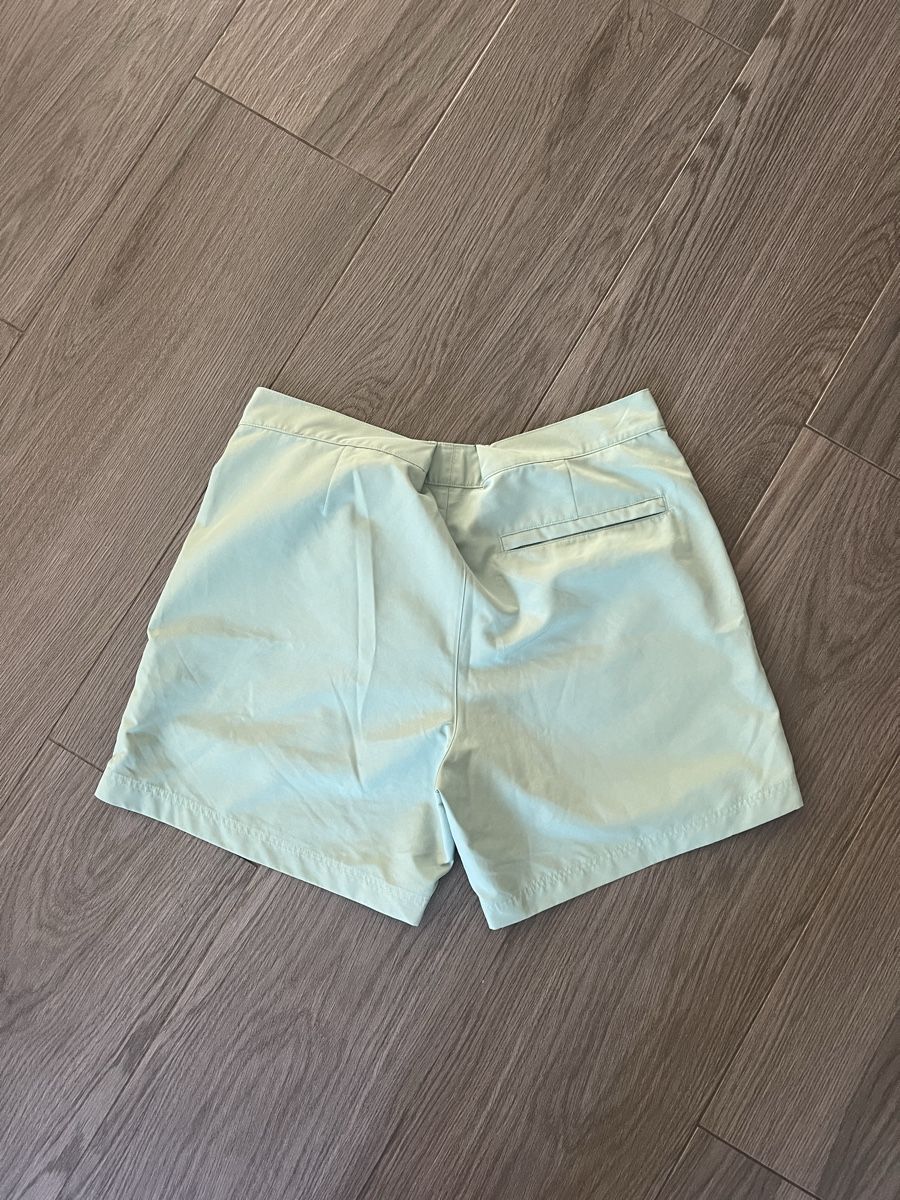 Cos Pantaloni: COS mint short – Nuovo (secondo la descrizione) da Villars-Ste-Croix venduto da Maaaat 1