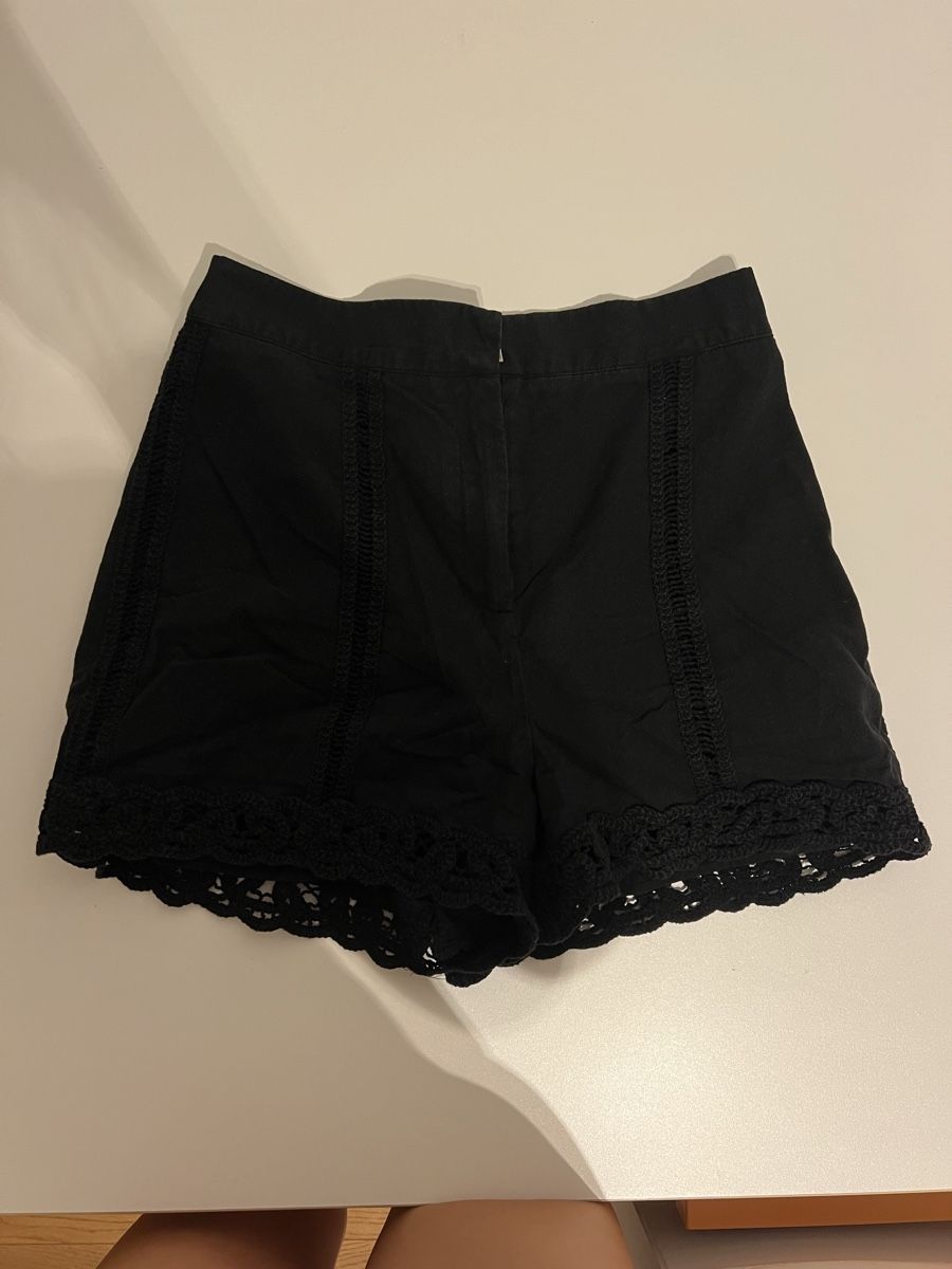 Zara Hosen: schwarze Stoffshorts Zara – Gebraucht aus Erlenbach von paulina.rad
